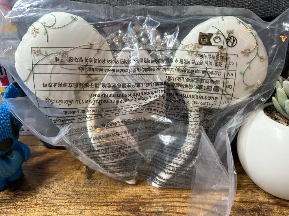 Disney D23 Princess Diaries 25th Mia Thermopolis Ear Headband - Picture 2 of 3